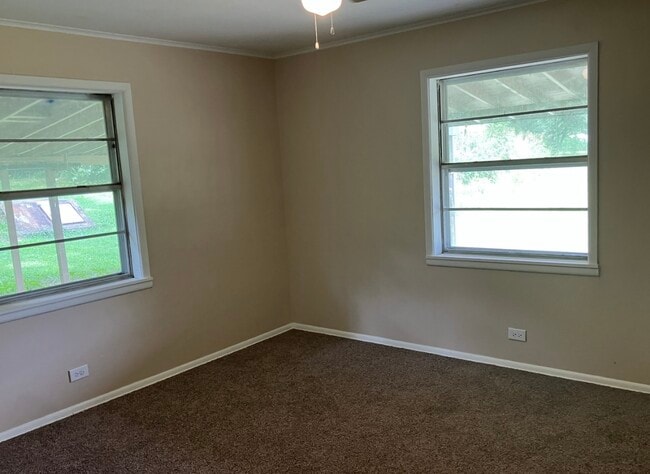 Building Photo - 308 US-64