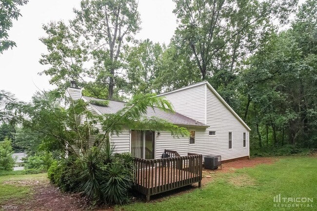 Building Photo - 3833 Greenbrook Dr