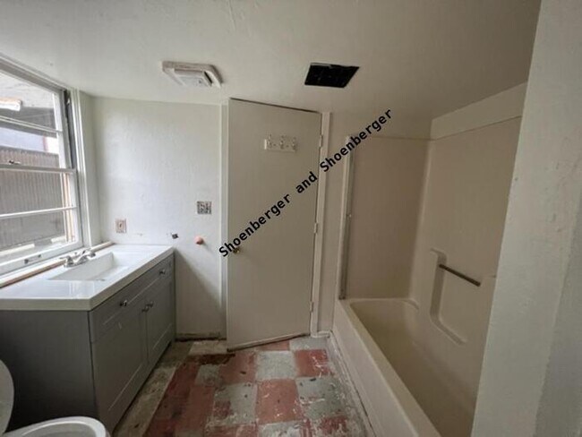 Building Photo - 343 Stewart Street