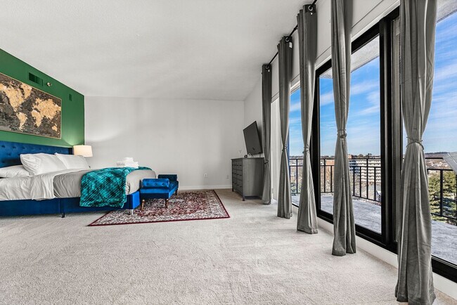 Building Photo - 275 U.S. 20-SI ID1240408P