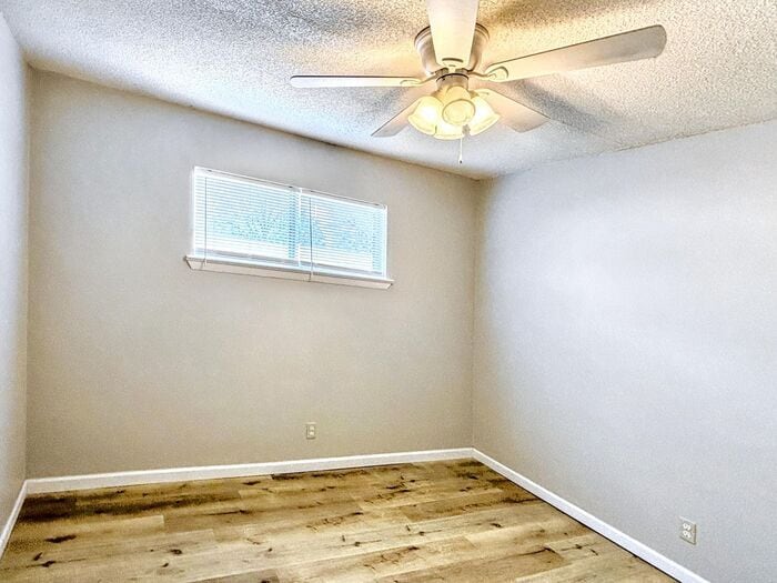 Building Photo - 6108 Welworth Ave