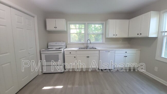 Building Photo - 3901 Newson Rd SW