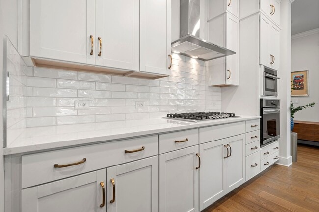 Building Photo - 2506 Lola Ave