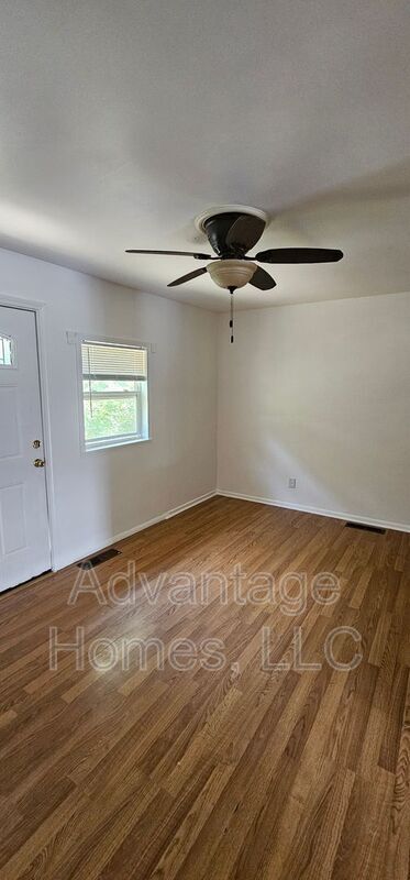 Building Photo - 805 N 70th St