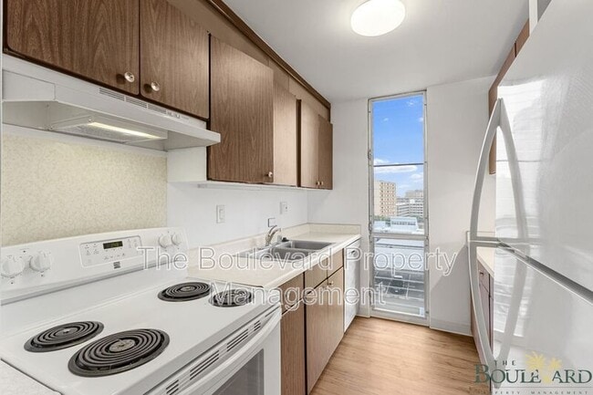 Building Photo - 3020 Ala Napuaa Pl