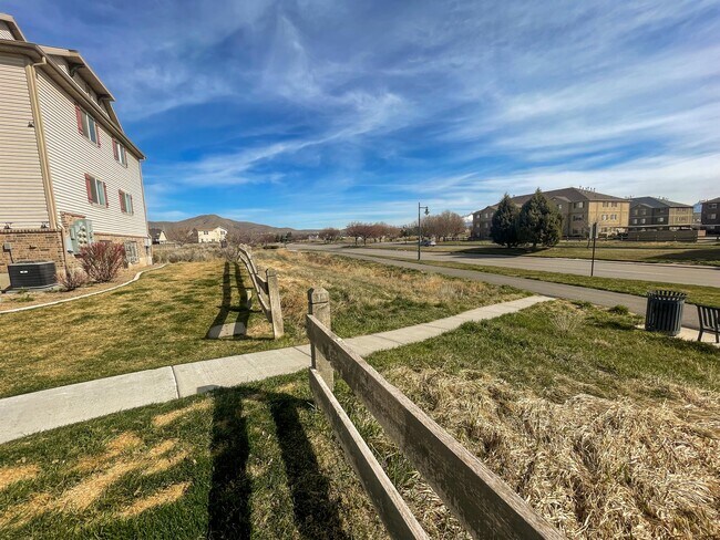 Building Photo - 8212 N Cedar Springs Rd