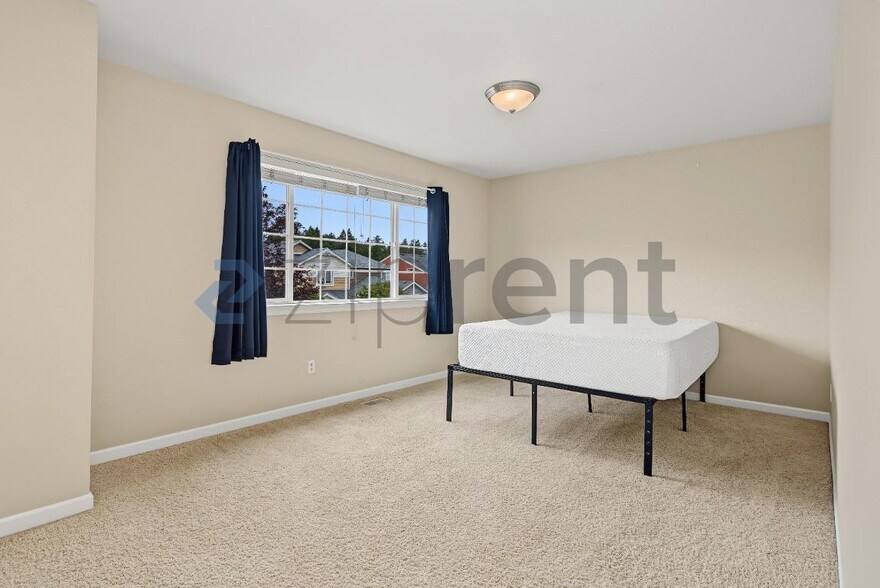 Building Photo - Unit