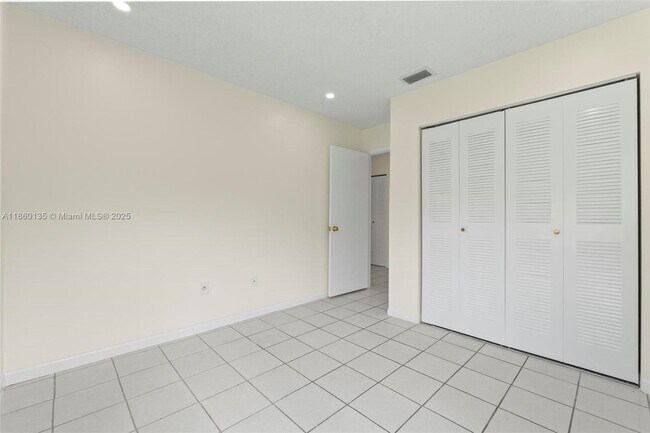 Building Photo - 11044 SW 128th Ct