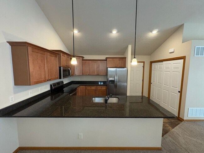 Building Photo - Townhome in Southeast Lincoln
