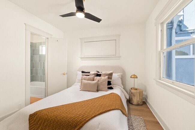 Building Photo - 4419–4423 Mississippi St — fully renovated with designer finishes throughout!