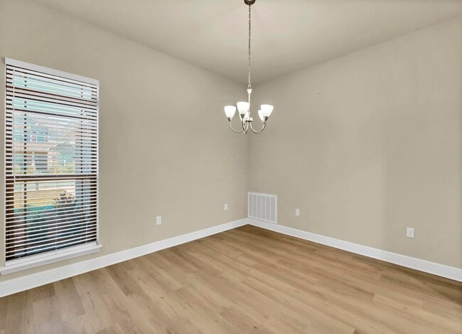 Building Photo - 3639 Ranch Dr