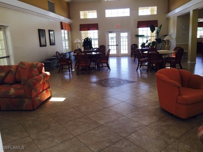 Building Photo - 2389 Piccadilly Circus