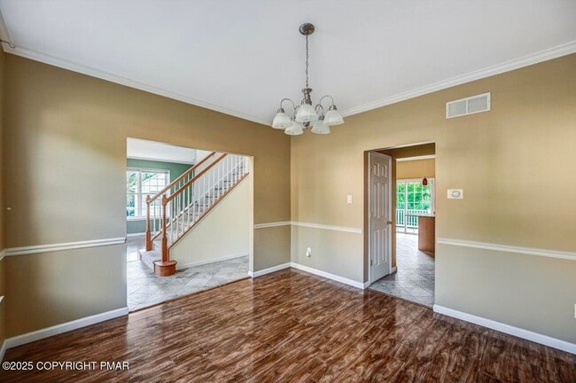 Building Photo - 115 Daffodil Dr