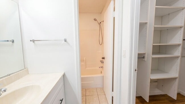 Building Photo - Baymeadows 2-Bedroom Condo with Water Views & Screened Patio