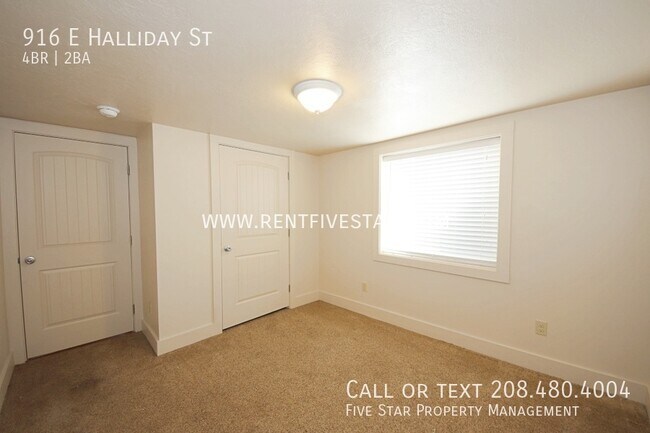 Building Photo - 916 E Halliday St