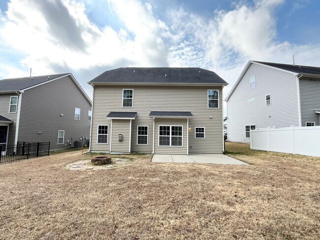 Building Photo - Fantastic 4BD, 2.5BA Home Near Downtown Fuquay-Varina with HOA Amenities, bonus office and 2-Car ...