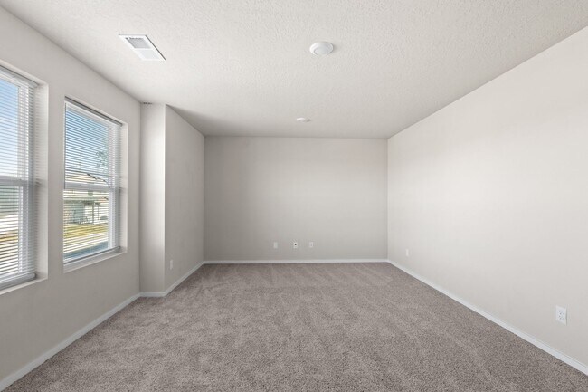 Building Photo - 2 year old 4 Bed 3 bath Liberty Lake Home offering 2330 sq/ft of living space