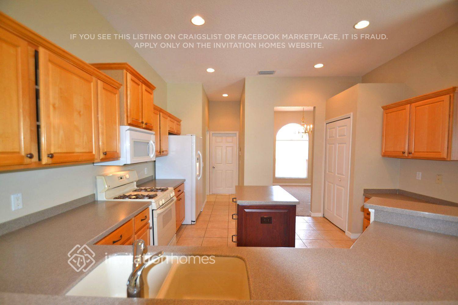 Building Photo - 11906 Summer Meadow Dr