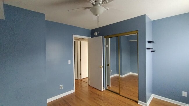 Building Photo - 2269J Essex Dr