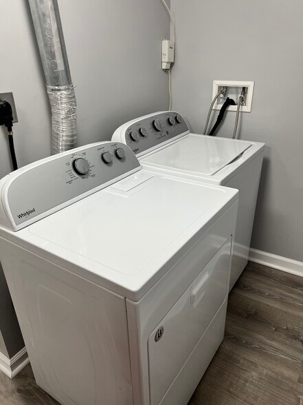 Building Photo - 2317 Glenmore Terrace