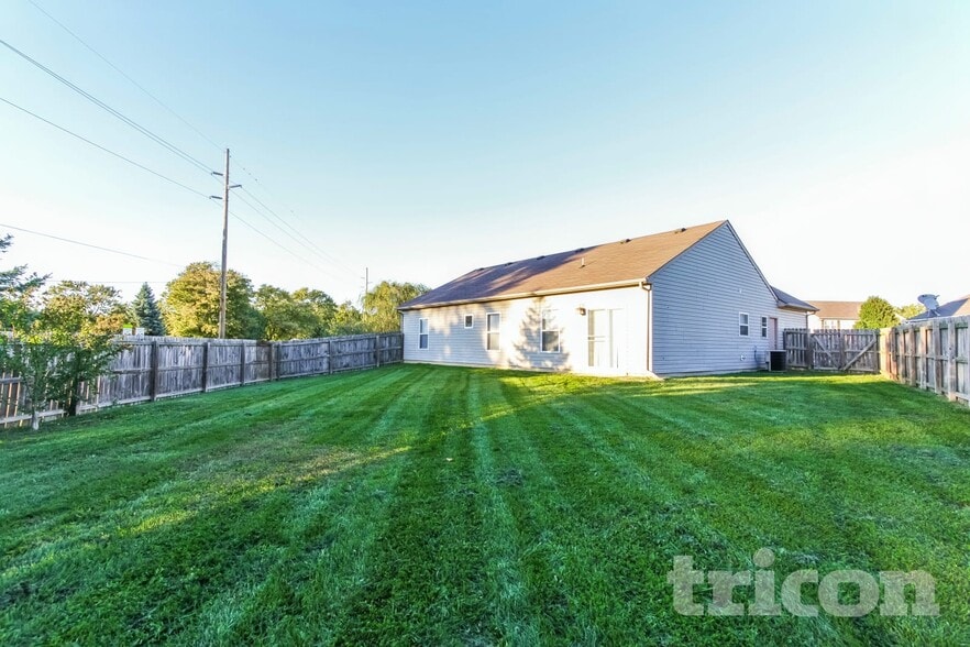 Building Photo - 1892 Harvest Meadow Dr