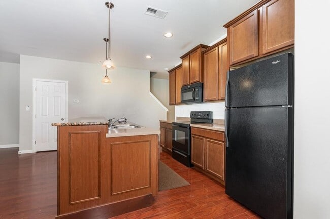 Building Photo - 3029 H Meridian Commons