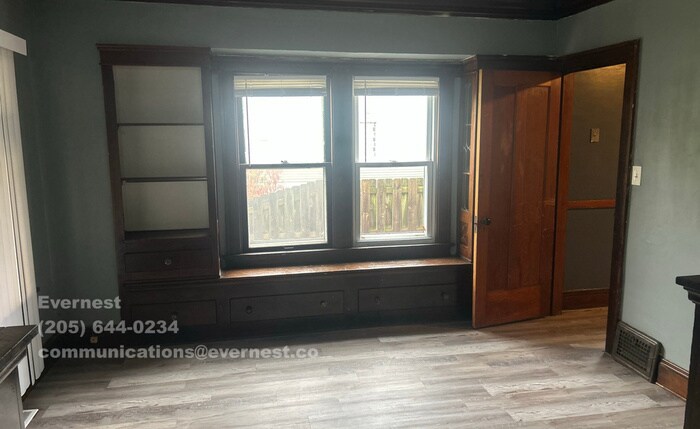 Building Photo - 3046 E 130th St