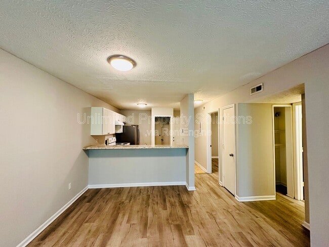 Building Photo - 211 Sunn Aire Ct