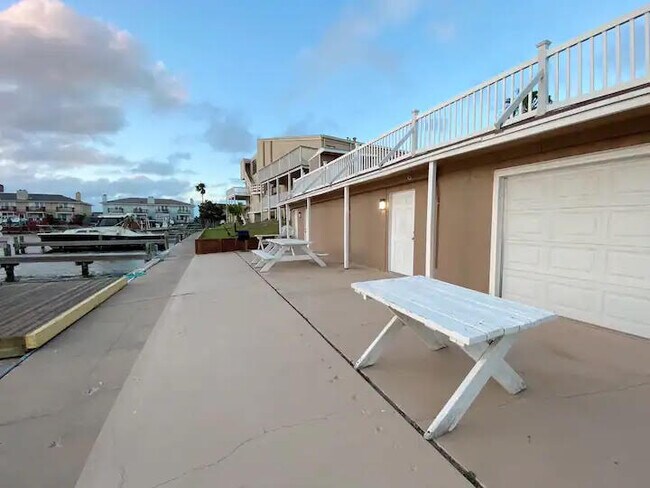 Building Photo - 14300 S Padre Island Dr