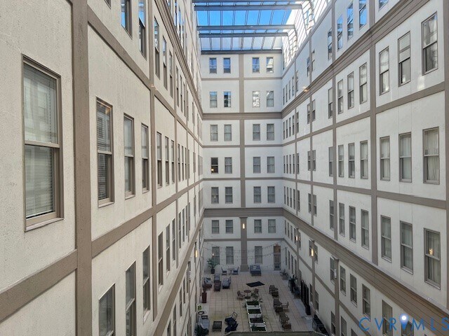 Building Photo - 230 N 6th St