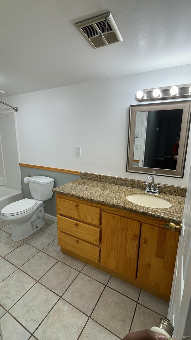 Building Photo - 32 Candlewood Dr