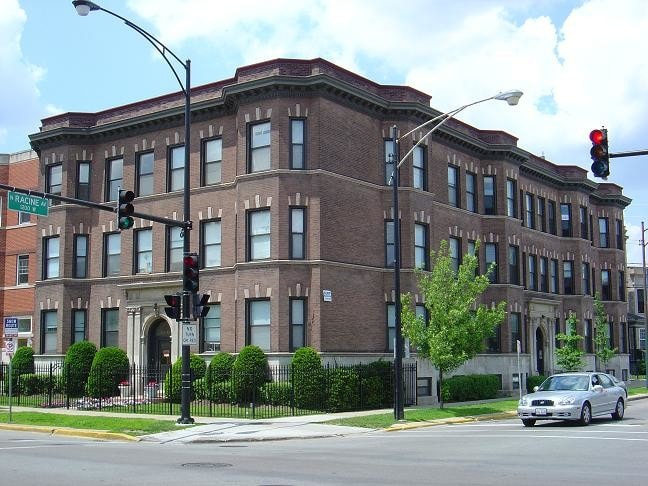 Building Photo - 3606 N Racine Ave