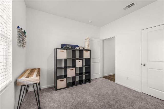 Building Photo - 4916 Knob Dr