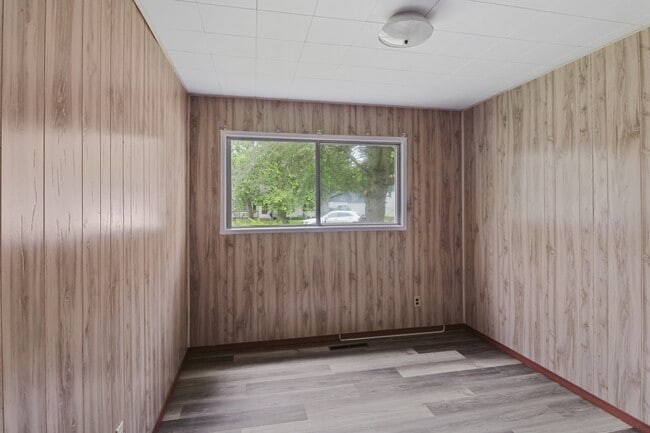 Building Photo - 1105 Westfield Dr