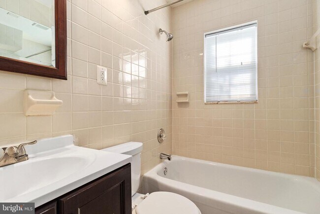 Building Photo - 5601 Dawes Ave