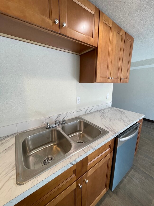 Building Photo - 1805 NE Hillaire Ct