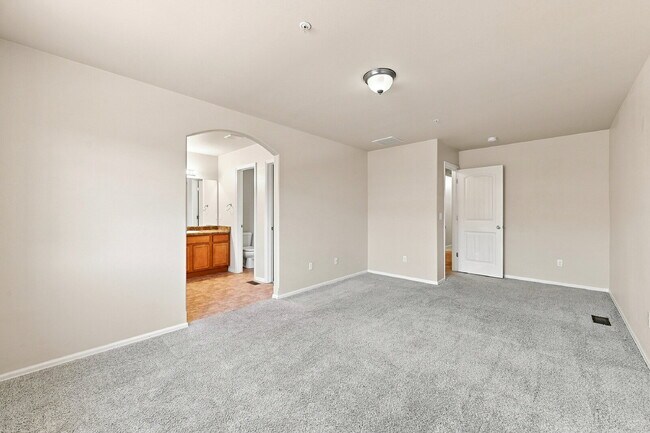 Building Photo - $1,895.95- 3-bed, 2.5-bath townhome in Colorado Springs!