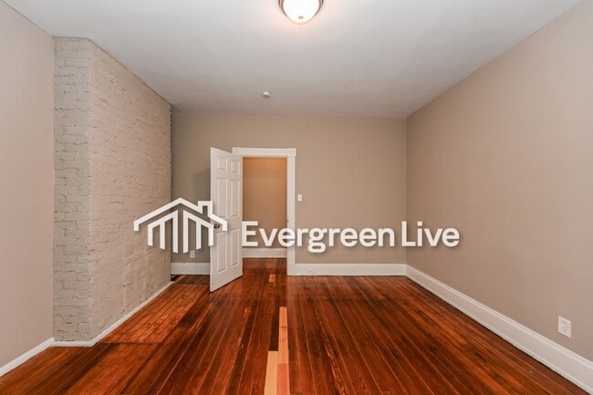 Building Photo - 508 E 21st St