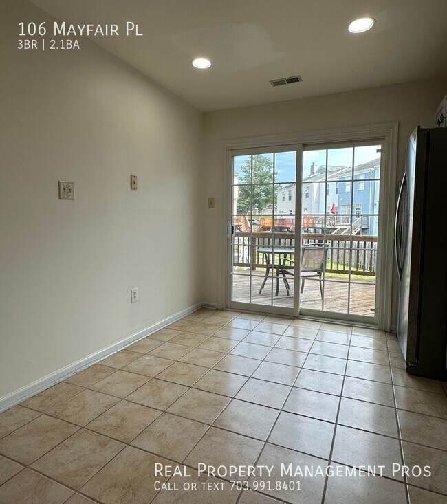 Building Photo - 106 Mayfair Pl