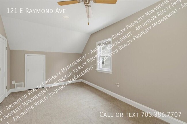 Building Photo - 121 E Raymond Ave