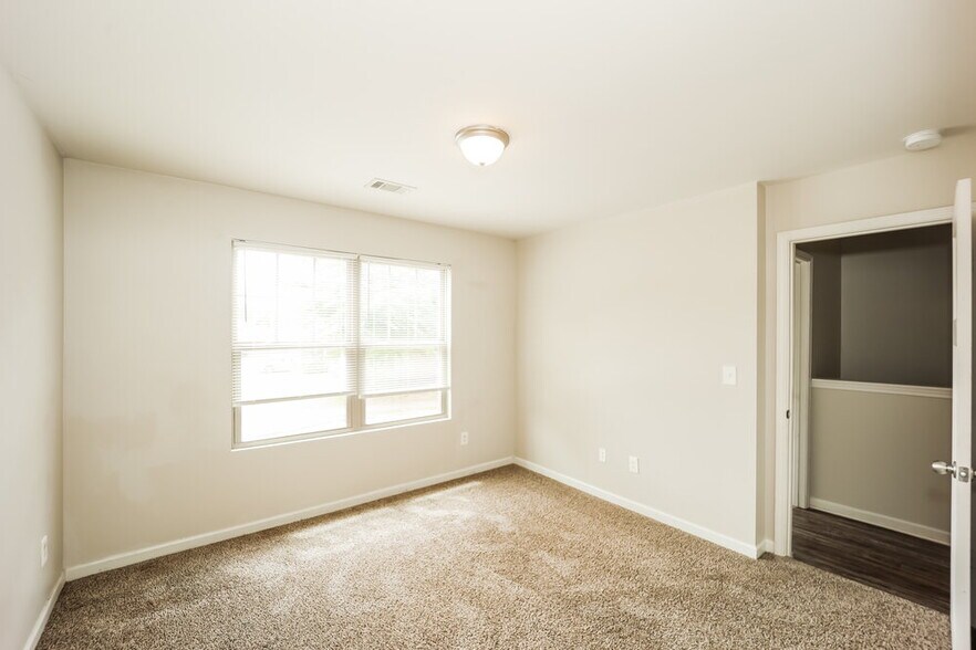 Building Photo - 6372 Avery St SW