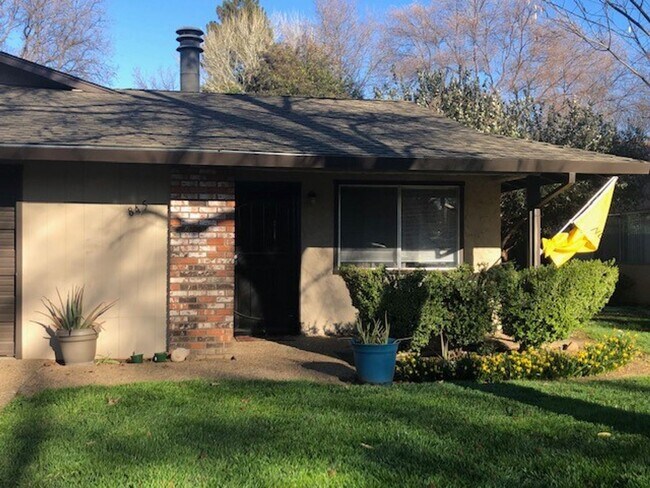 Building Photo - 843-845 Netters Circle