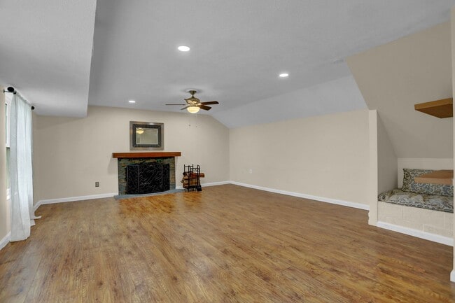 Building Photo - Charming Home with Modern Upgrades and Out...