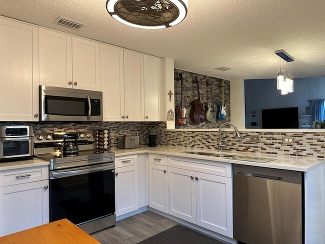 Building Photo - 1728 Shoreside Cir