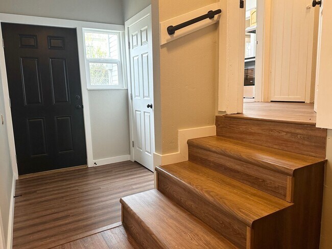 Building Photo - 3 Bedroom 2 Bath Forest Grove OR