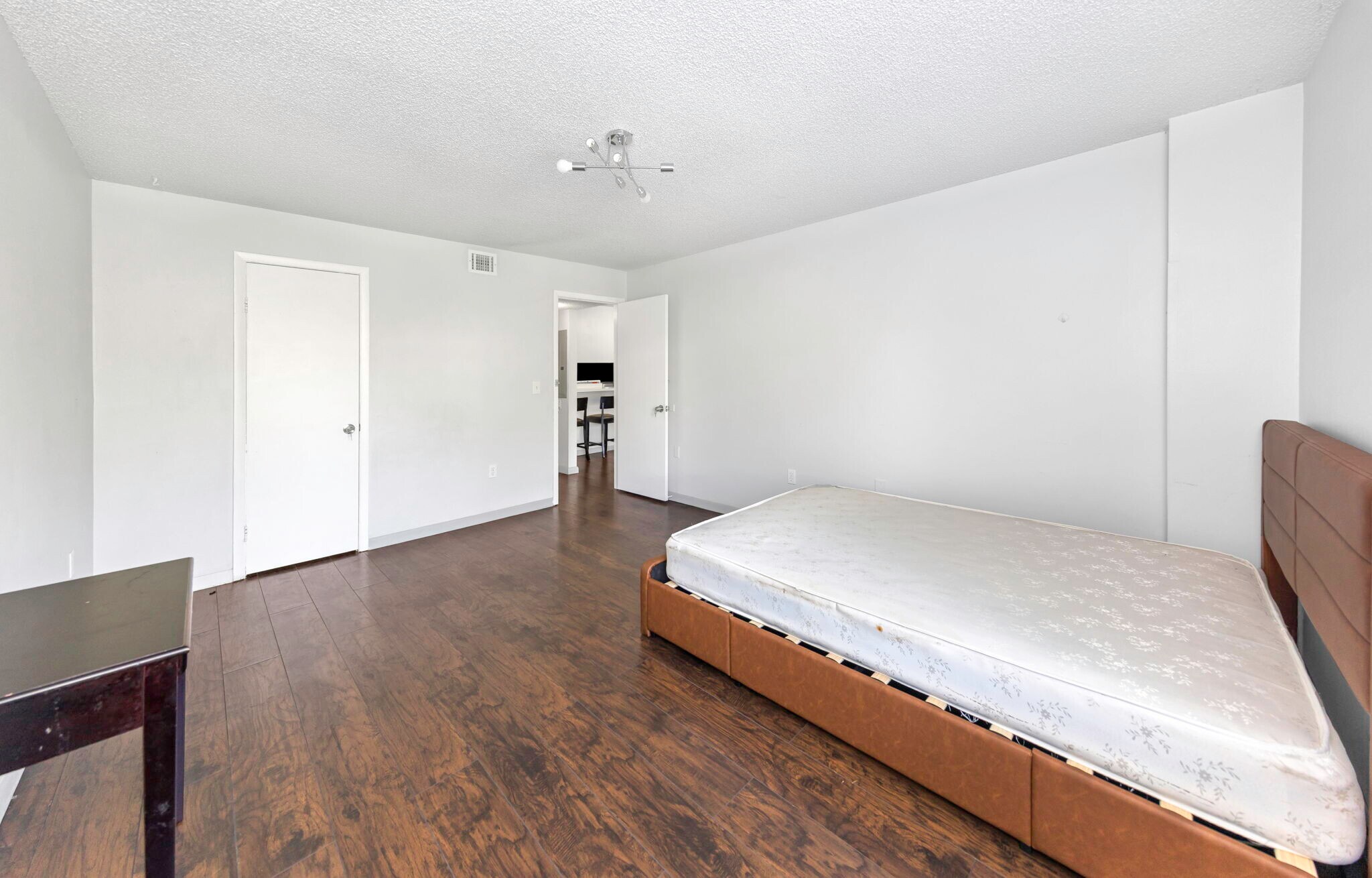 Building Photo - 621 99th Ave N