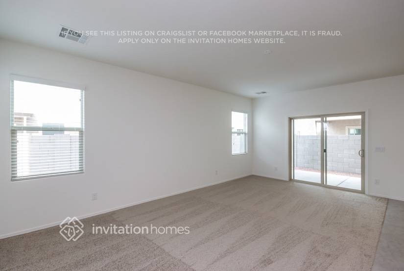 Building Photo - 1270 E Palomino Way