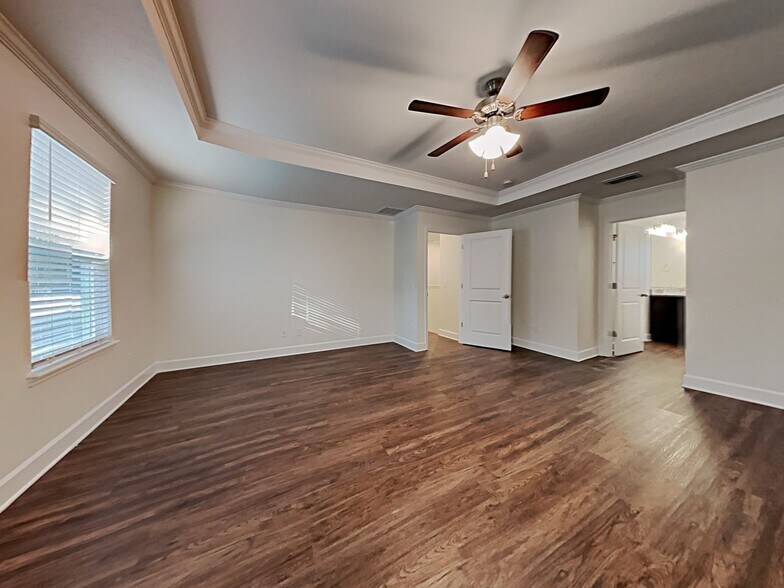 Building Photo - 1312 Mount Logan Dr