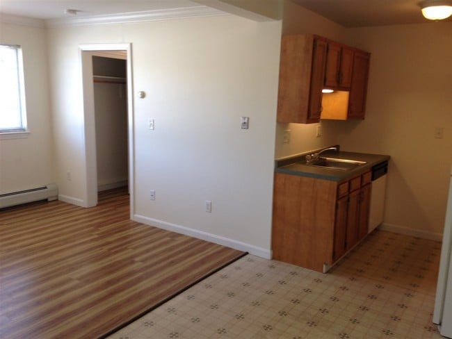 Building Photo - 3861 Brown Ave