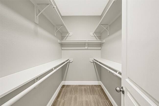Building Photo - 11015 Harston Dr